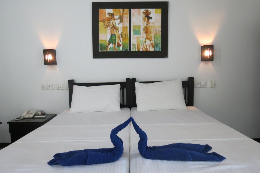 Scandinavia Hotel Хиккадува Экстерьер фото